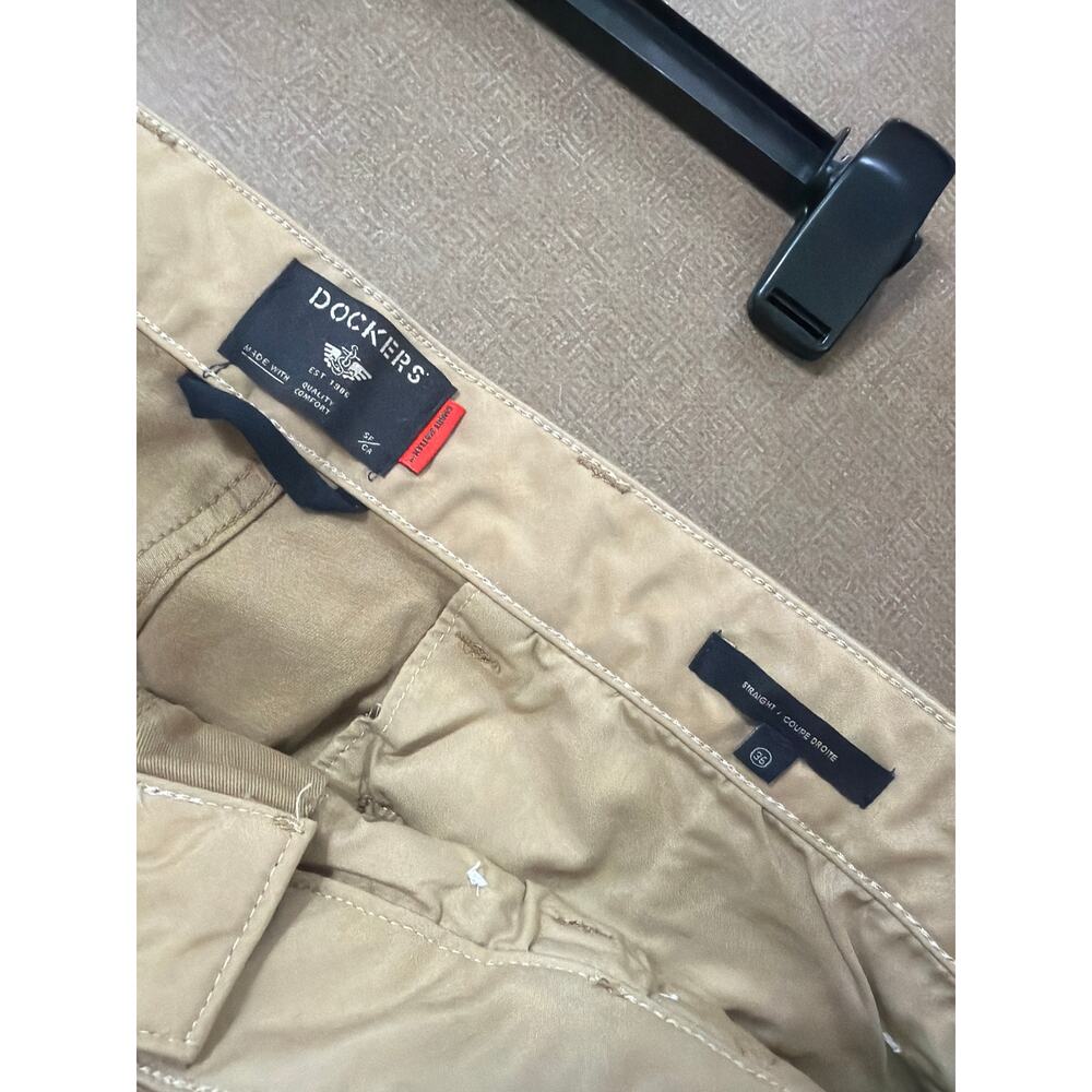 Dockers Ultimate Chino Pants men's size 36/34 NWOT - Picture 4 of 5